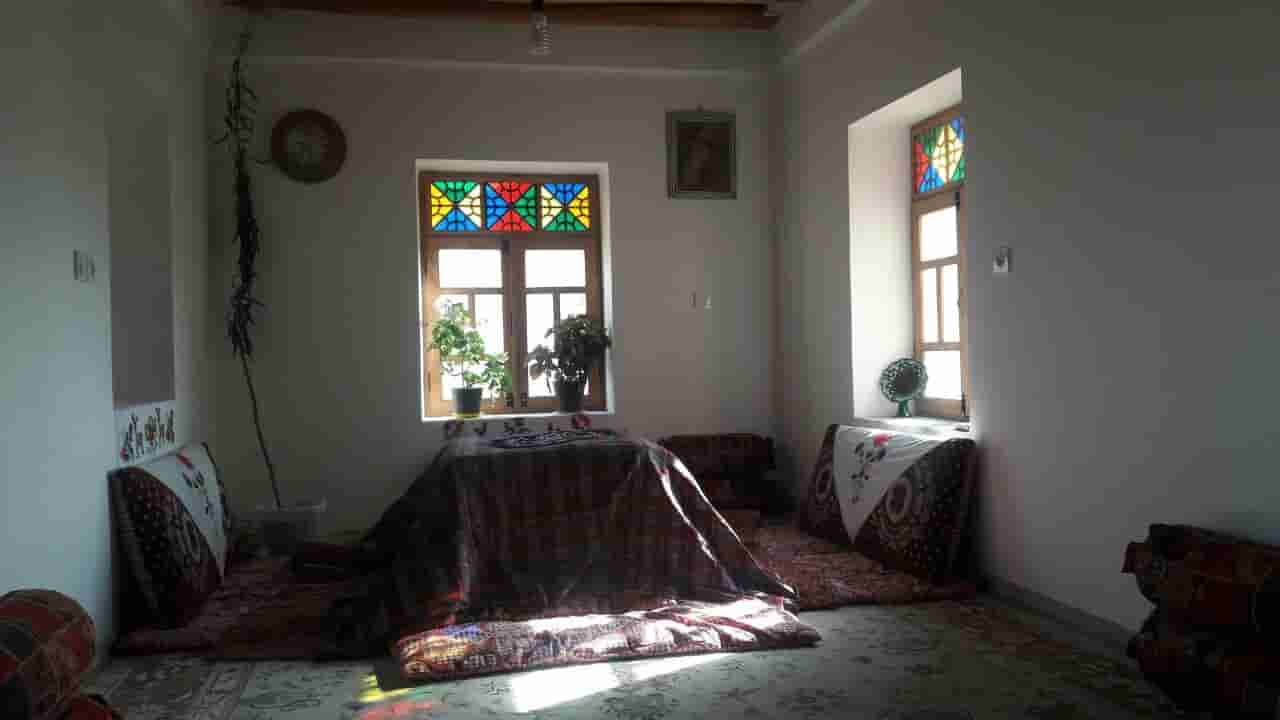 اجاره اتاق سنتی در روستای هدف گردشگری قلعه بالا بیارجمند - اتاق سرکوچه
