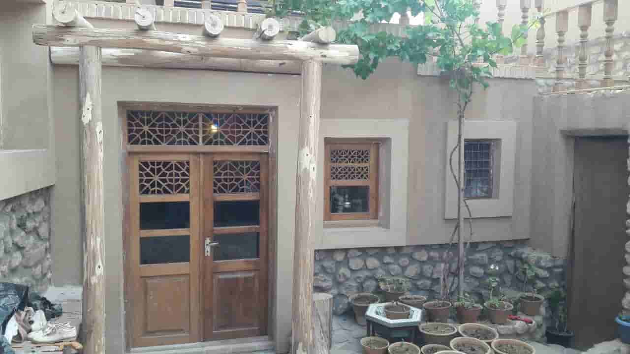 اجاره اتاق سنتی در قلعه بالا بیارجمند - اتاق وسطی