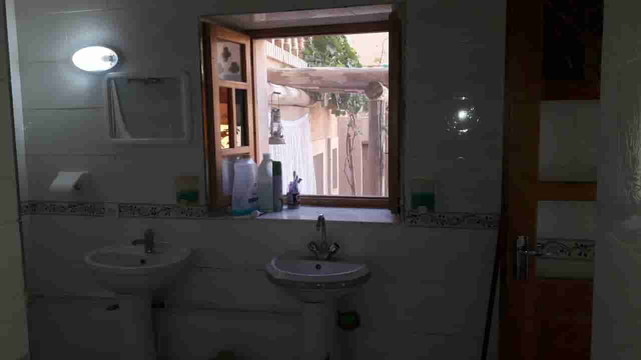 اجاره اتاق سنتی در قلعه بالا بیارجمند - اتاق وسطی