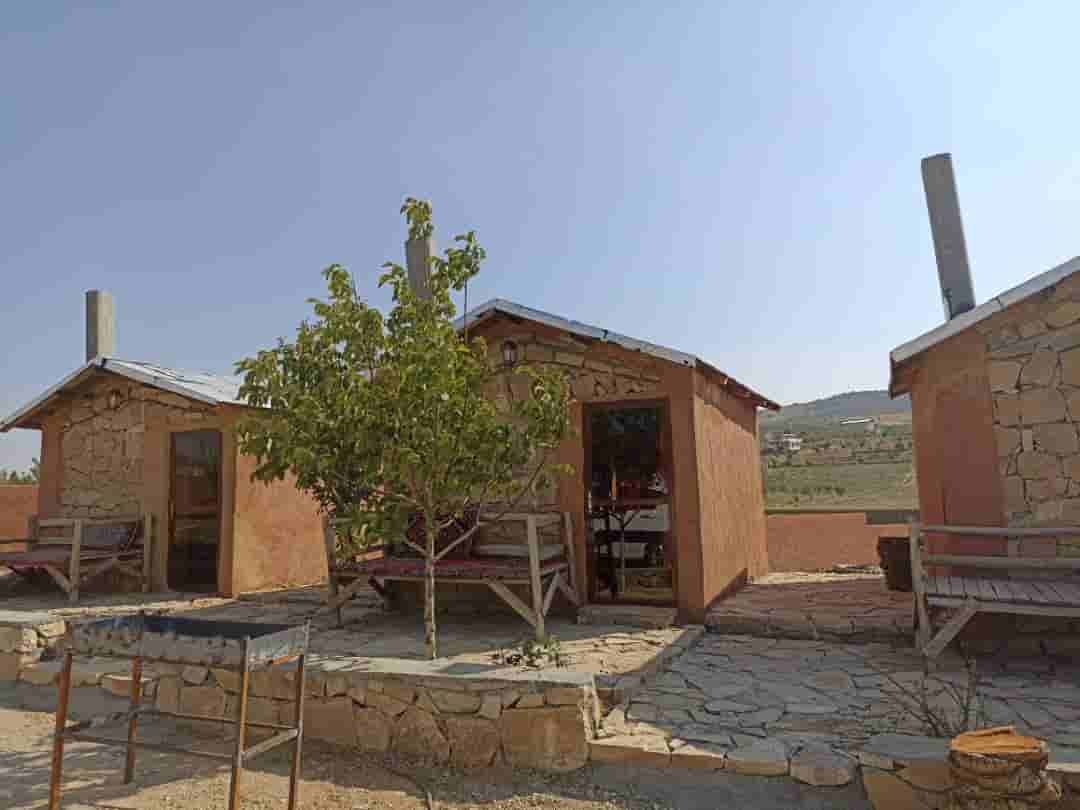 اجاره کلبه سنگی در هفت برم خان زنیان