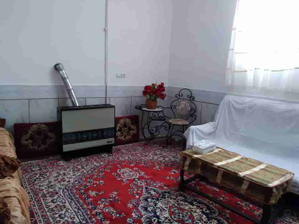 اجاره آپارتمان تک خوابه در شهیدمطهری نایین-طبقه اول 100 متری