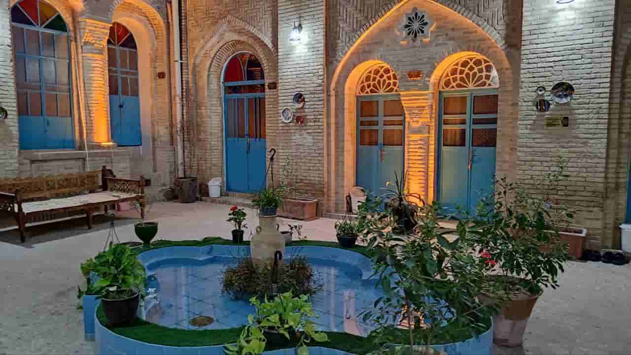 اقامتگاه سنتی دبل در شوشتر