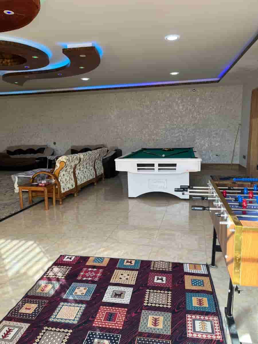 ویلا با استخر سرپوشیده آبگرم در اصفهان 