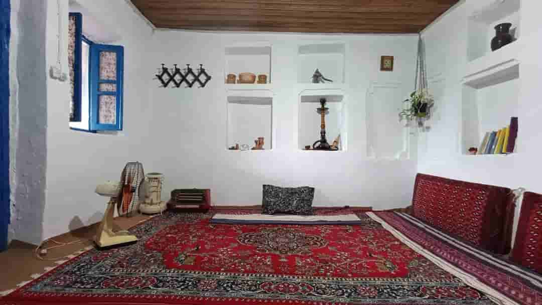 اقامتگاه سنتی در روستای آهندان لاهیجان - مادربزرگ
