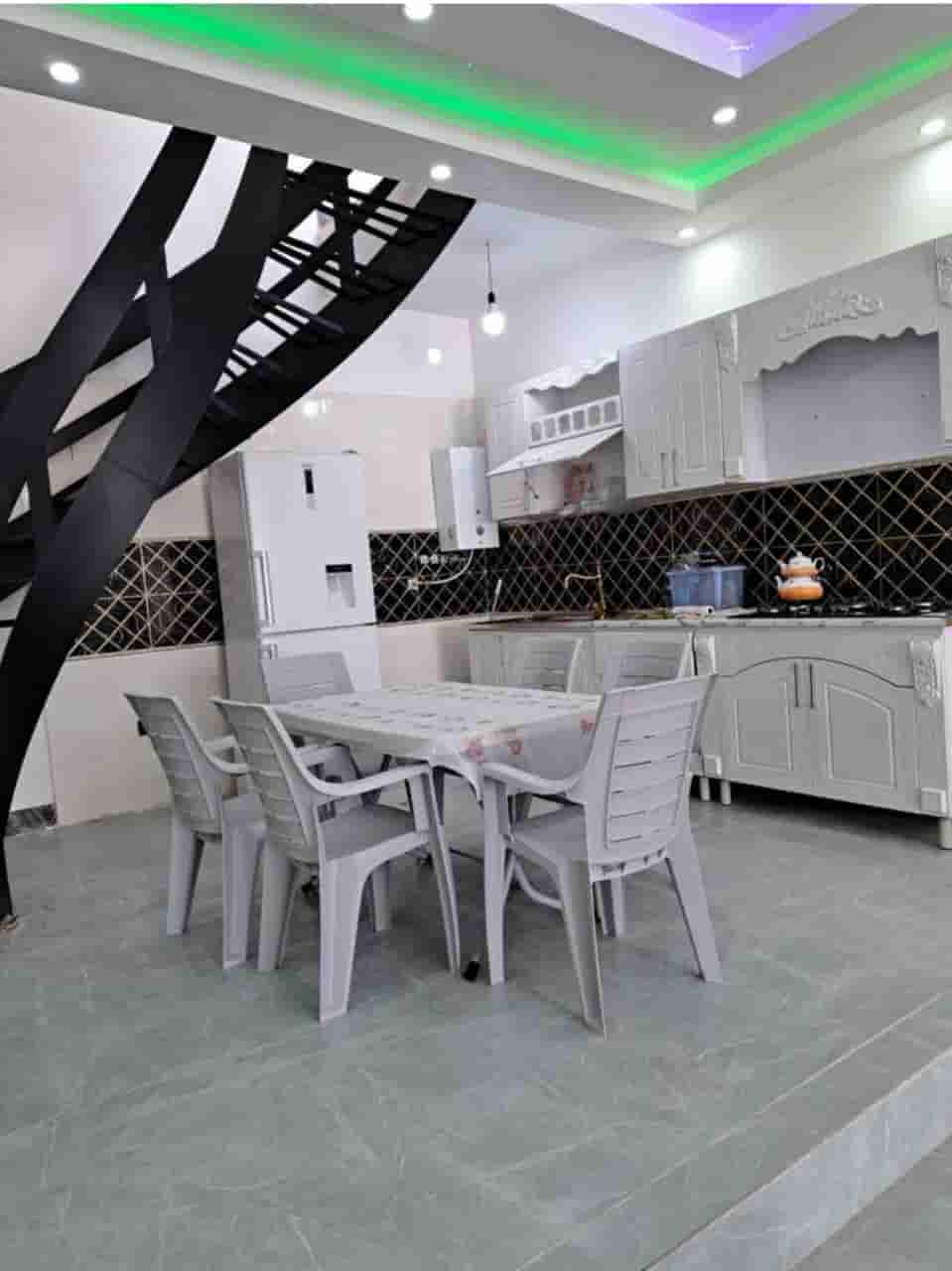 ویلا دوبلکس با استخرسرپوشیده آبگرم در چهارباغ البرز
