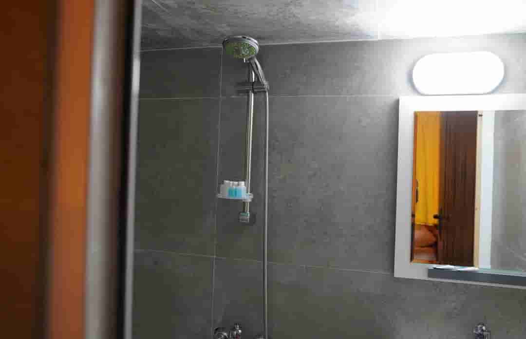 کلبه جنگلی در جنگل های سه هزار تنکابن - افرا دو نفره 