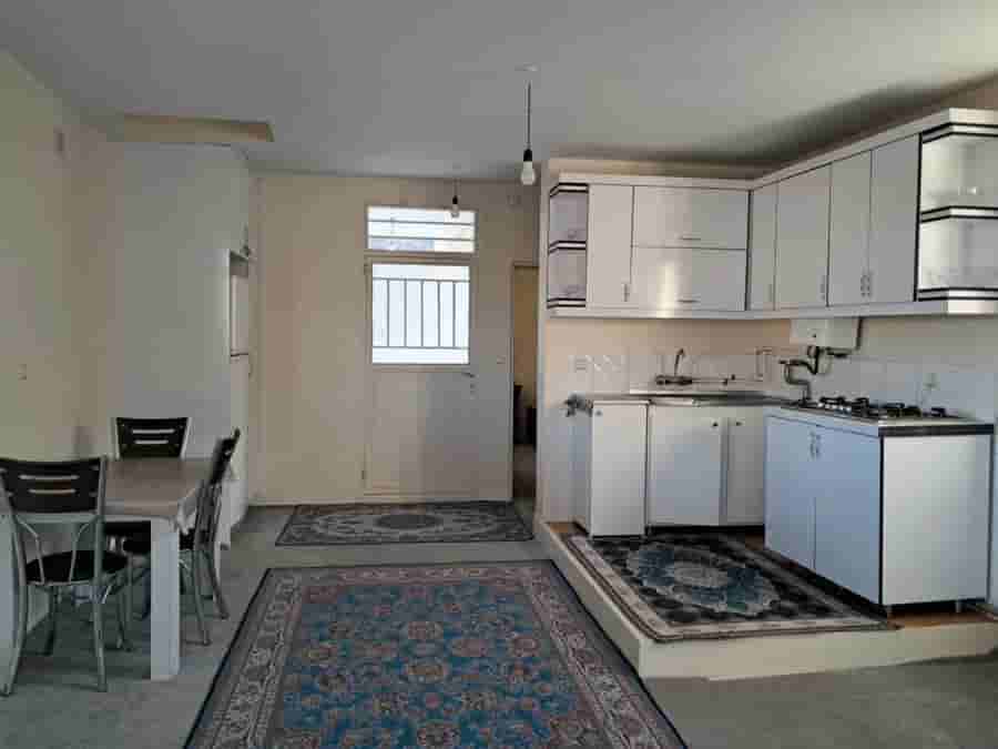 ویلای دو طبقه با استخر سرپوشیده آبگرم در کلیبر 