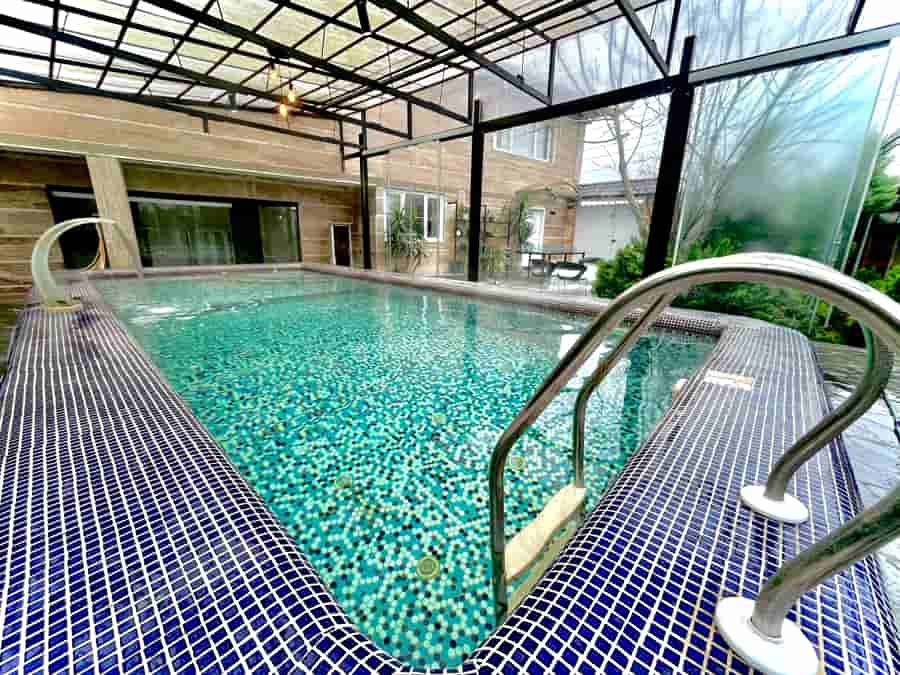 ویلا استخر سرپوشیده آبگرم در پیرکلاچای رشت 