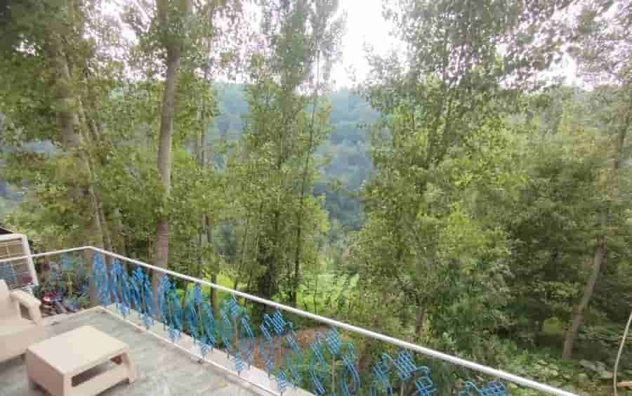 کلبه سوئیسی در روستای سنگنیشت زیرآب - سوادکوه 