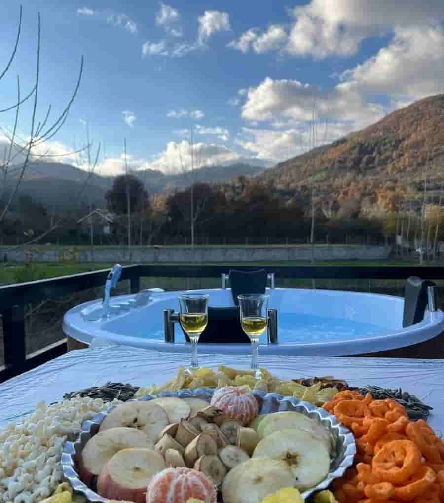 عکس کلبه سوئیسی جکوزی دار در روستای اولم - 70 متر