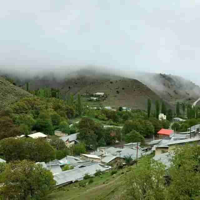 عکس ویلا کوهستانی مجاور رودخانه در روستای شلی شهمیرزاد نزدیک به اوپرت 