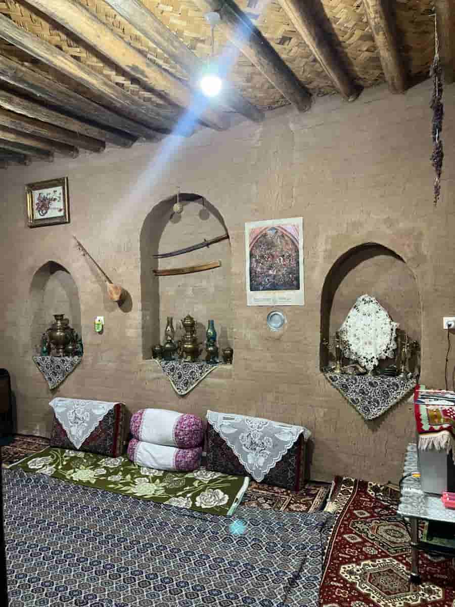 بومگردی در روستا تپه باشی نمازی شهرستان شوط 