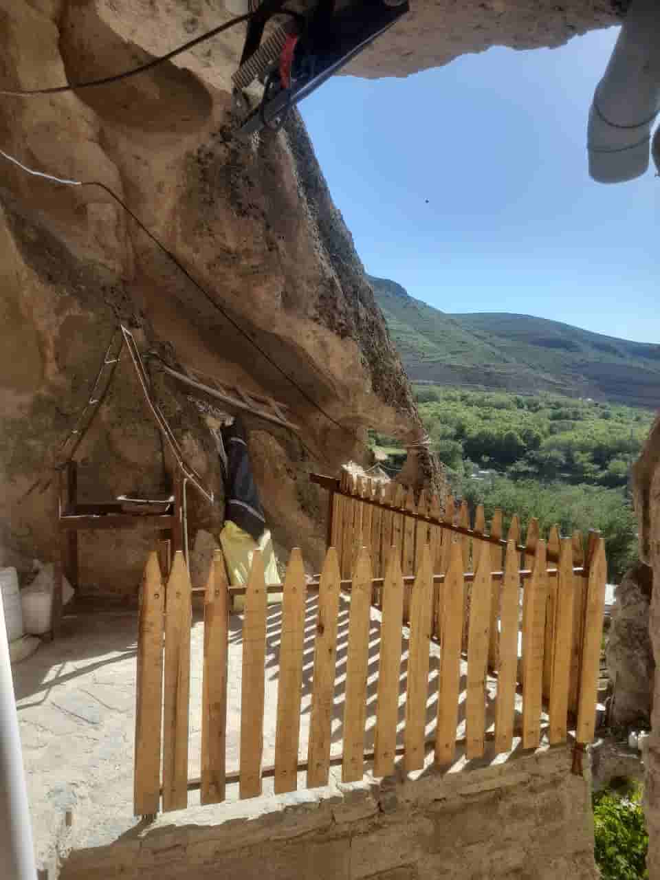 اقامتگاه صخره‌ای در روستای کندوان تبریز