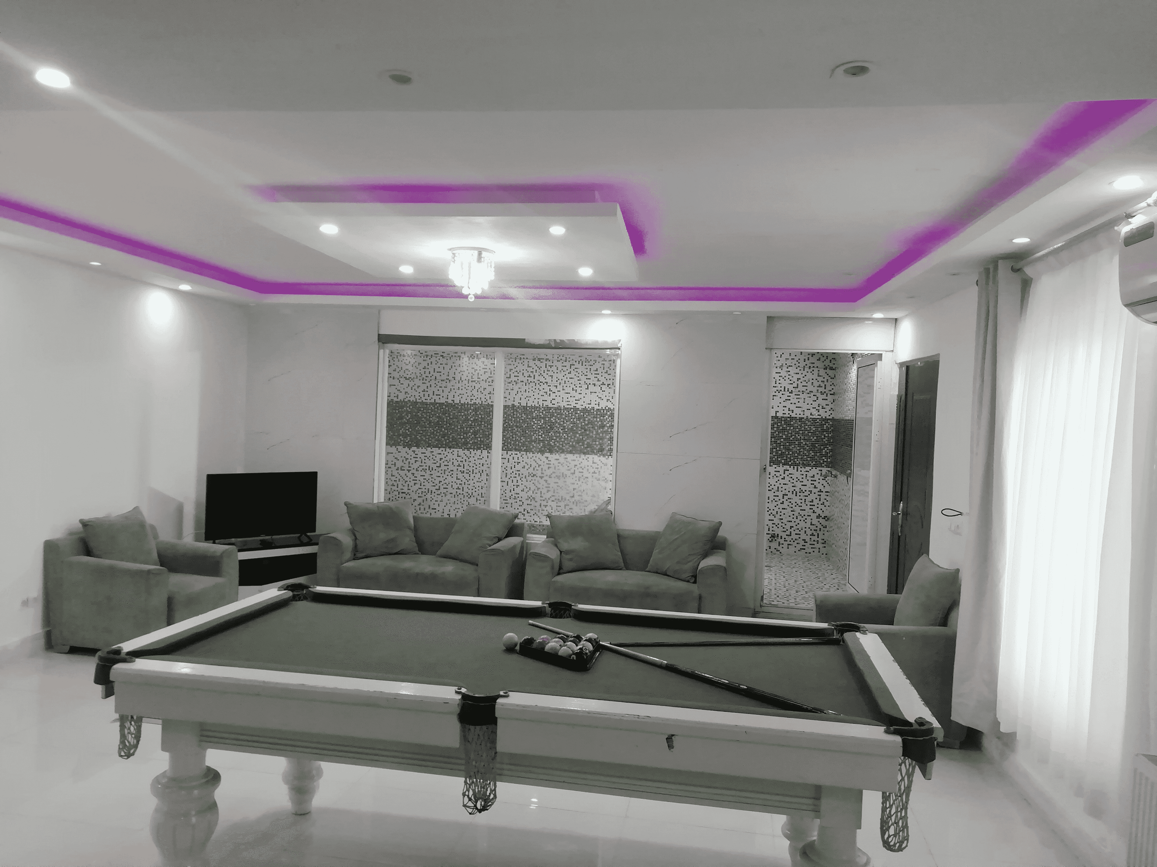ویلا با استخر سرپوشیده آبگرم در روستا لزربن تنکابن 