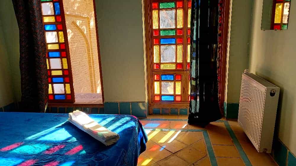 اجاره اتاق سنتی یک تخته غیر مستر در شیراز - سنگ سیاه