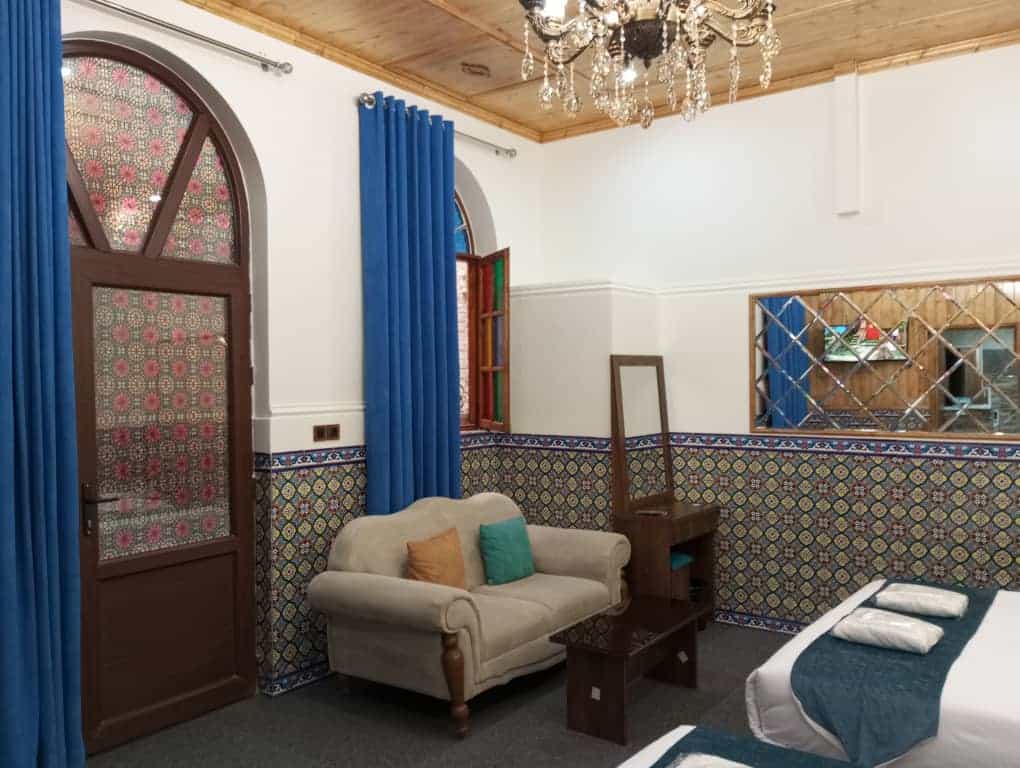 اجاره هتل سنتی در سنگ سیاه شیراز -چهارتخته