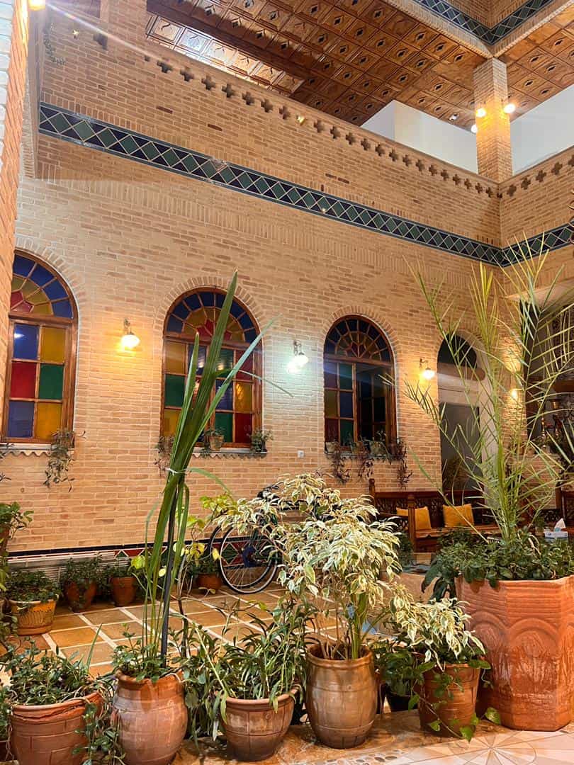 اجاره هتل سنتی در سنگ سیاه شیراز -دوتخته