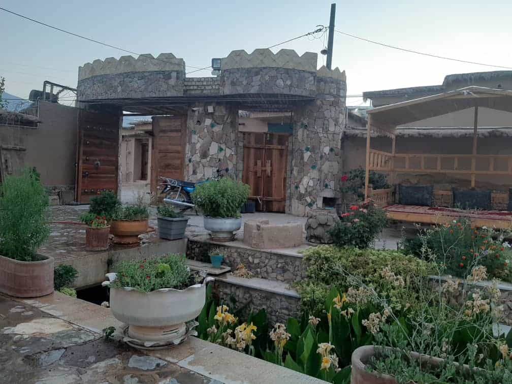 اجاره خانه سنتی در استهبان درب قلعه _ 3