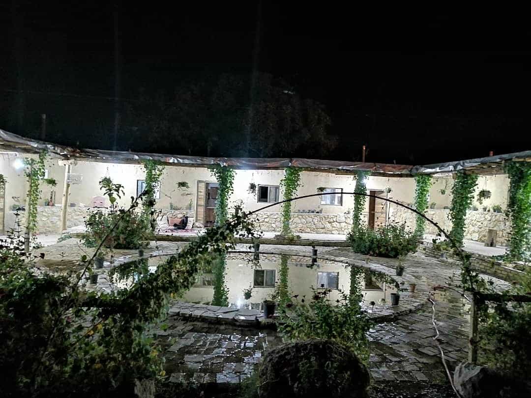 اجاره خانه روستایی در سربست سپیدان - 120 متری دوخوابه همکف