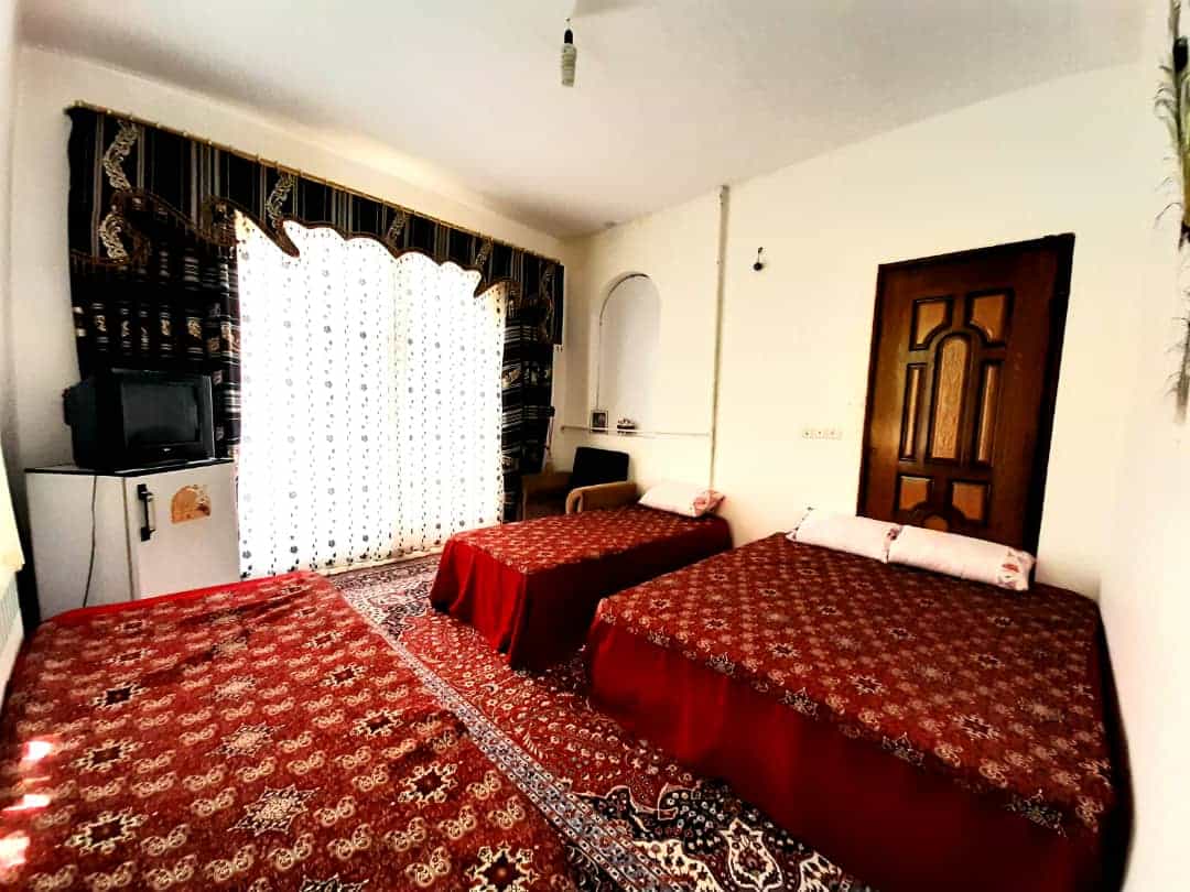 اجاره اقامتگاه بوم گردی سنتی در مهریز مزویرآباد | واحدvip چهارتخته