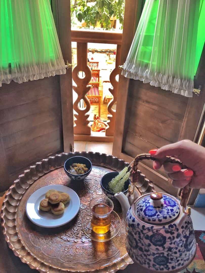 اجاره اتاق سنتی در 9 دی شیراز - اتاق سه تخته آینه