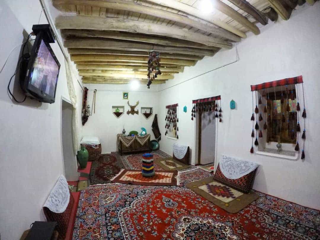 اجاره اقامتگاه و اتاق بومگردی در کندوله کرمانشاه