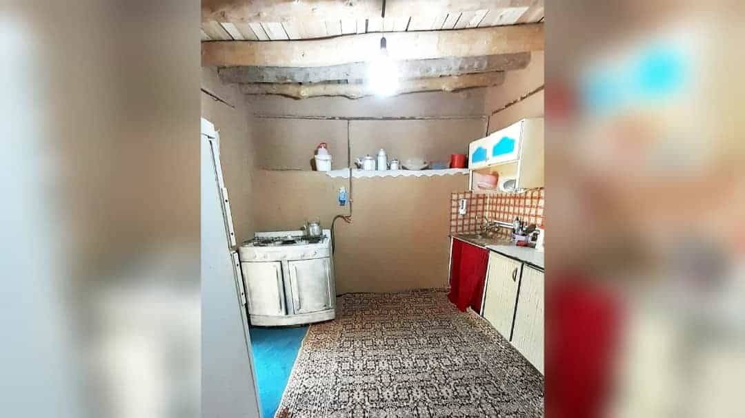 اجاره خانه سنتی در روئین اسفراین - بادام و گردو