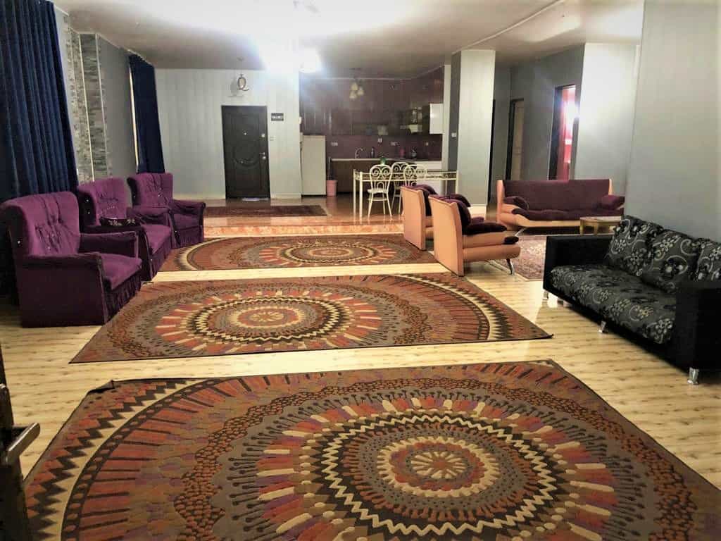 اجاره باغ ویلا با استخر سرپوشیده در گویم شیراز