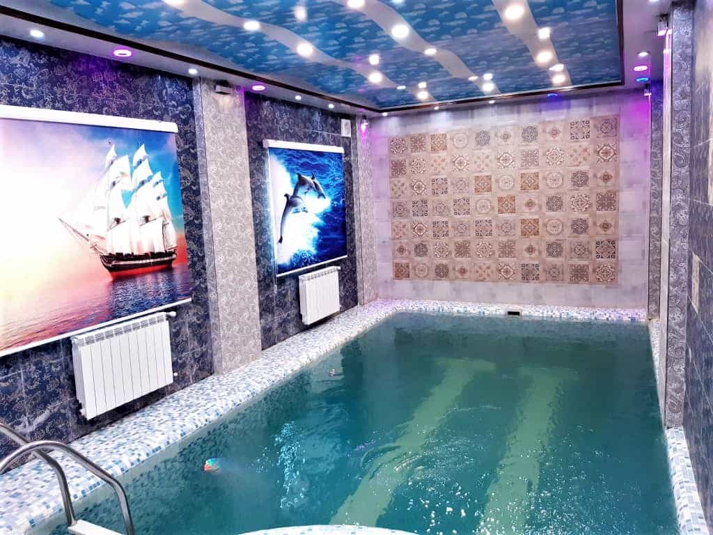 اجاره ویلا با استخرسرپوشیده سه خوابه در امام رضا سرخرود