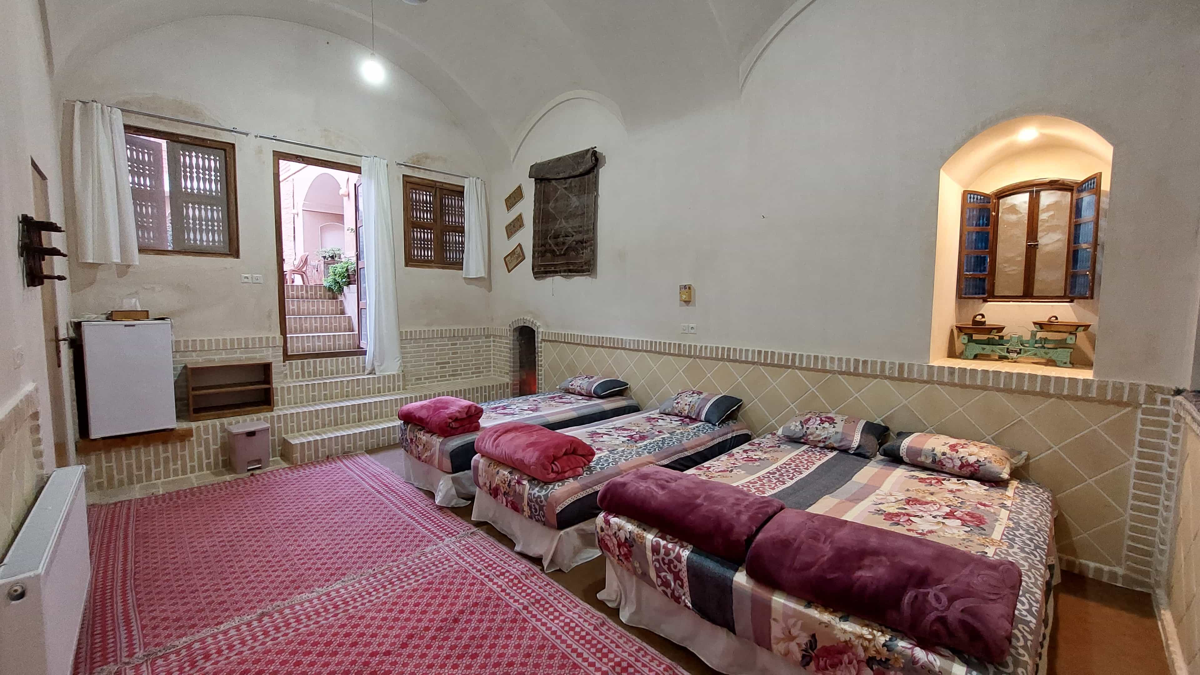 اجاره عمارت سنتی در 22بهمن آران بیدگل - نگار دخت