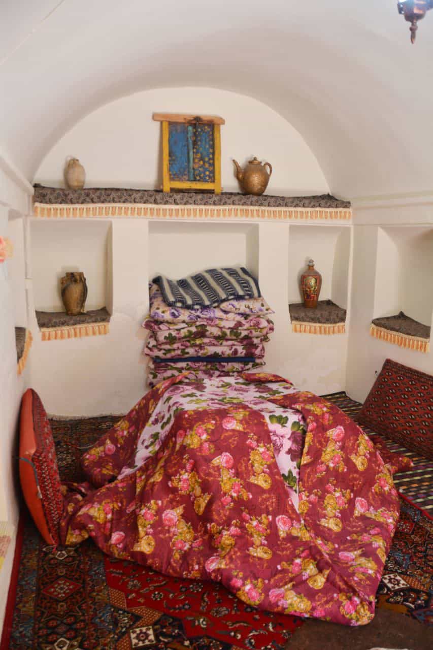 اجاره اتاق سنتی در بیابانک سرخه - سمنان - کرسی