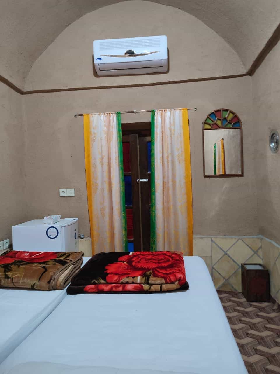 اجاره خانه سنتی در مدوار مهریز - شبنم