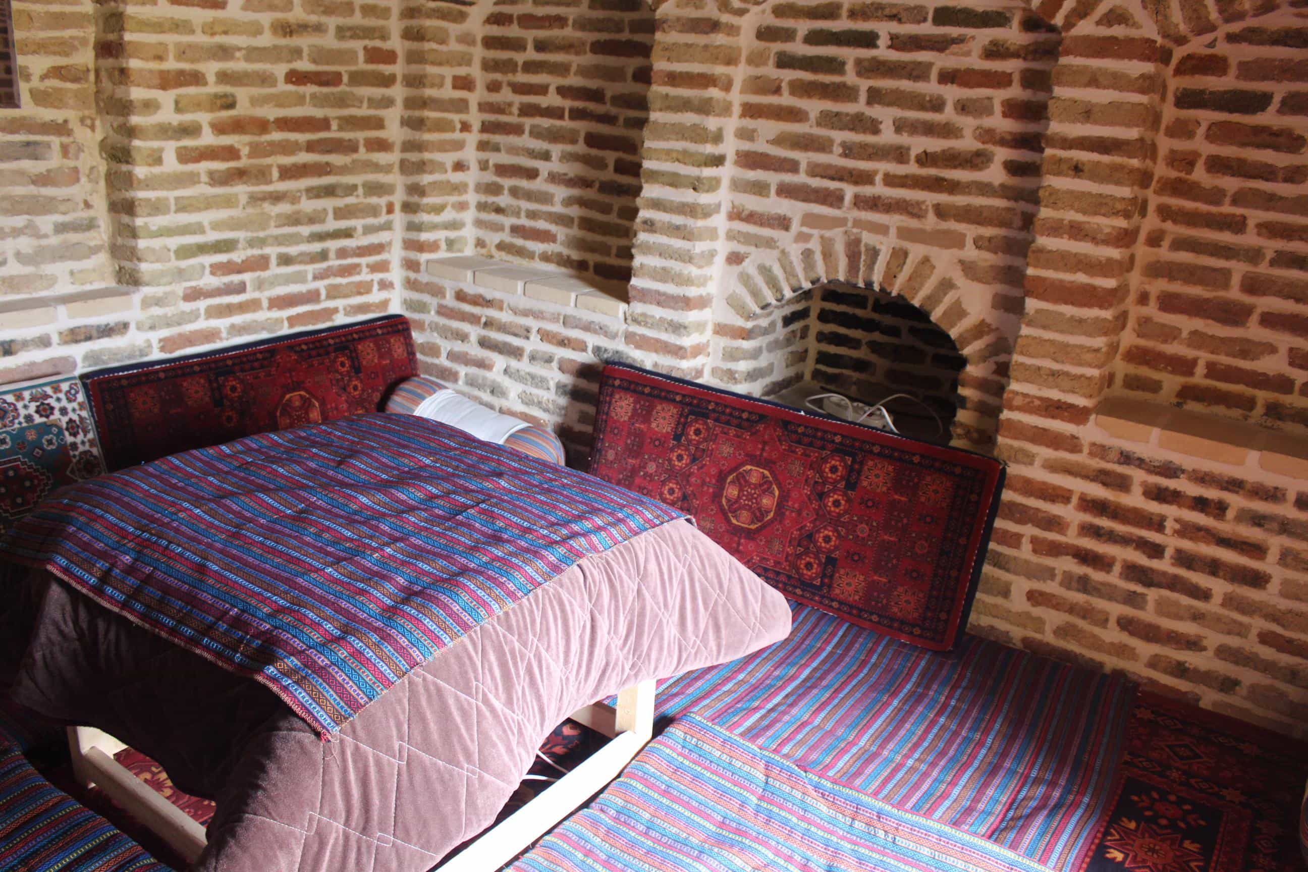 اجاره اتاق سنتی کرسی دار در دودهک دلیجان