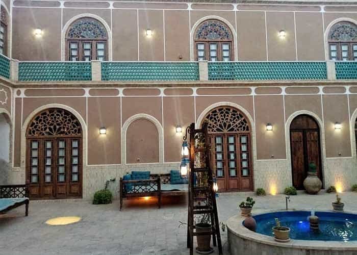 اجاره هتل سنتی در مهدی یزد - توئین