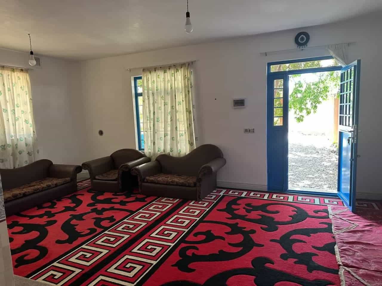 اجاره ویلا باغ با استخر روباز در سربست سپیدان