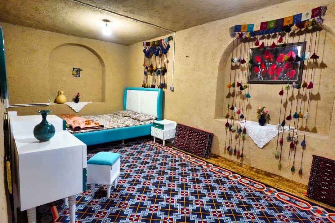 اجاره اتاق در استهبان - بک بک