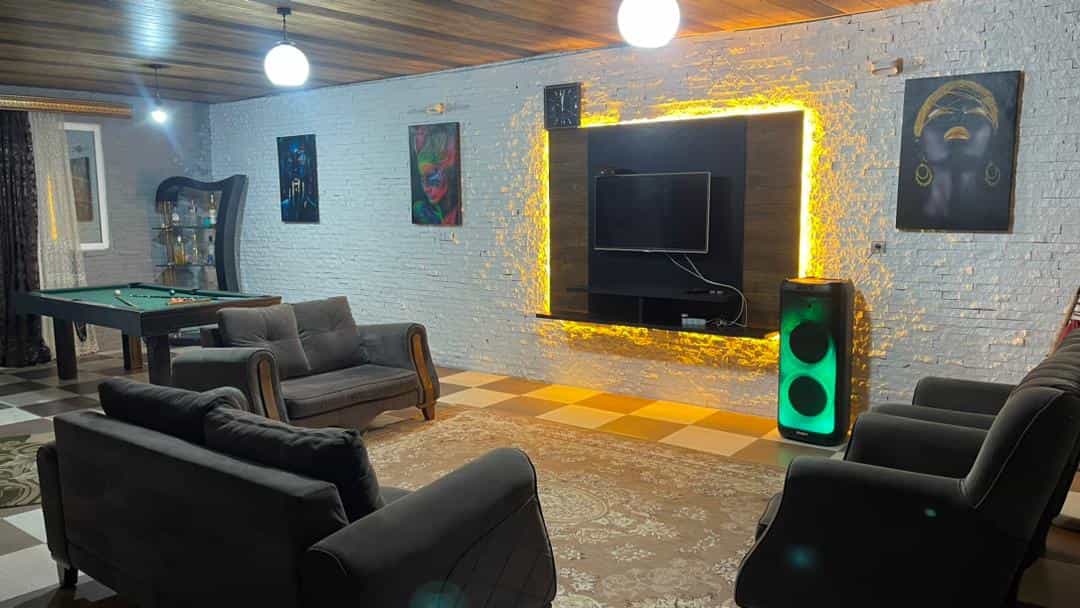 اجاره ویلا سه خوابه 350  متری با استخر آبگرم در ساحل آرام