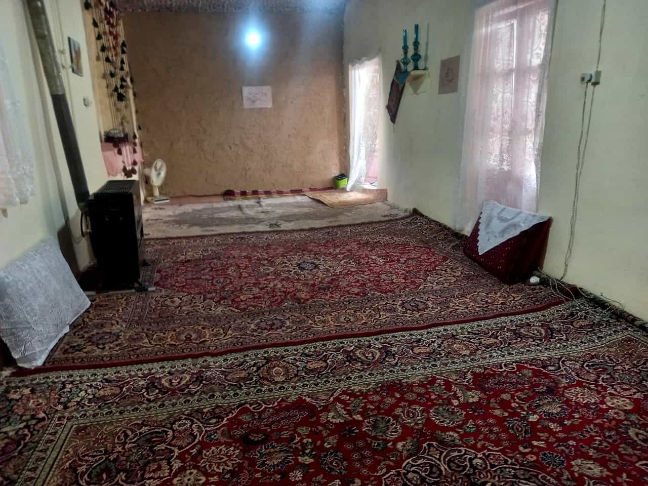 اجاره اتاق سنتی در روستا امزادجرد همدان - اتاق 1