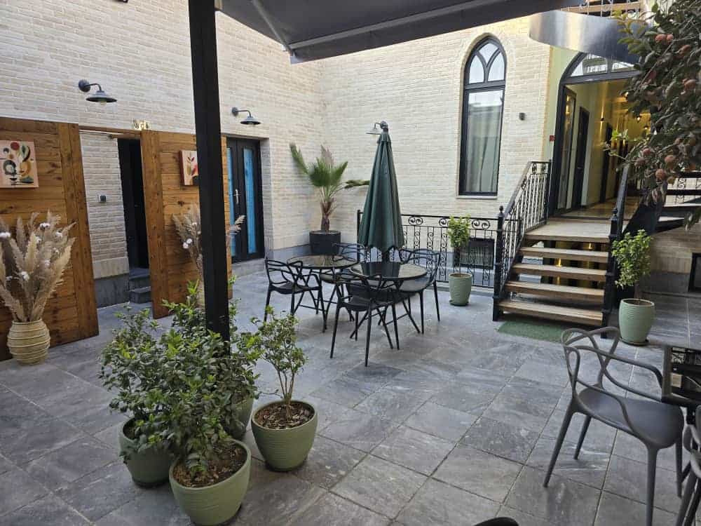 اجاره هتل در نزدیکی نقش جهان - چهار تخته