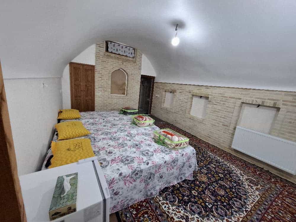 اجاره اتاق بوم گردی زیرهمکف در خیابان امام خمینی یزد - پنج