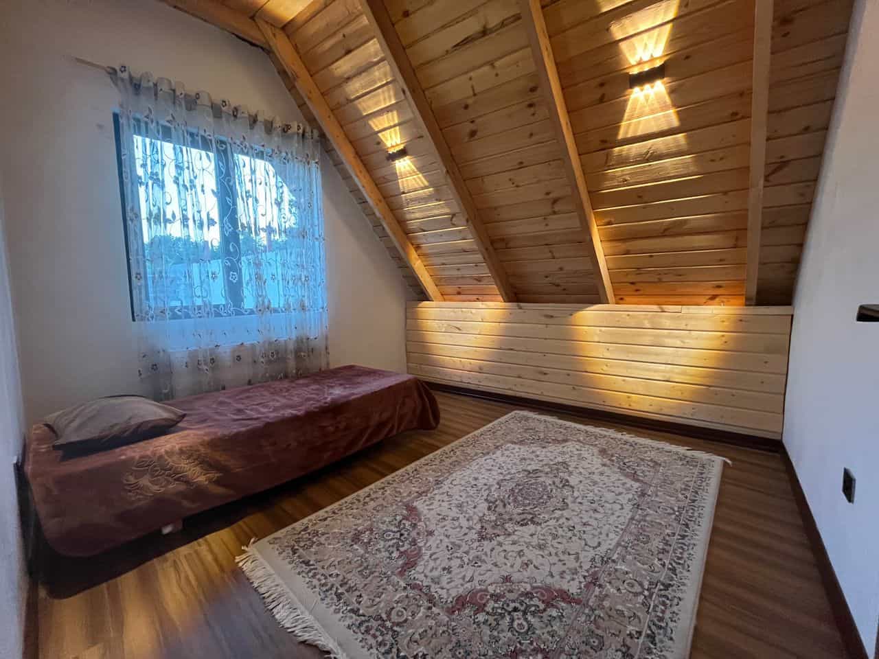 اجاره کلبه سوئیسی در سنگر - رشت