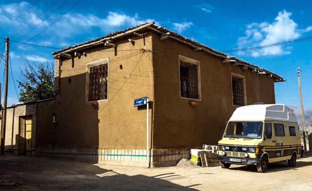 اجاره اتاق سنتی در بویین میان دشت اصفهان