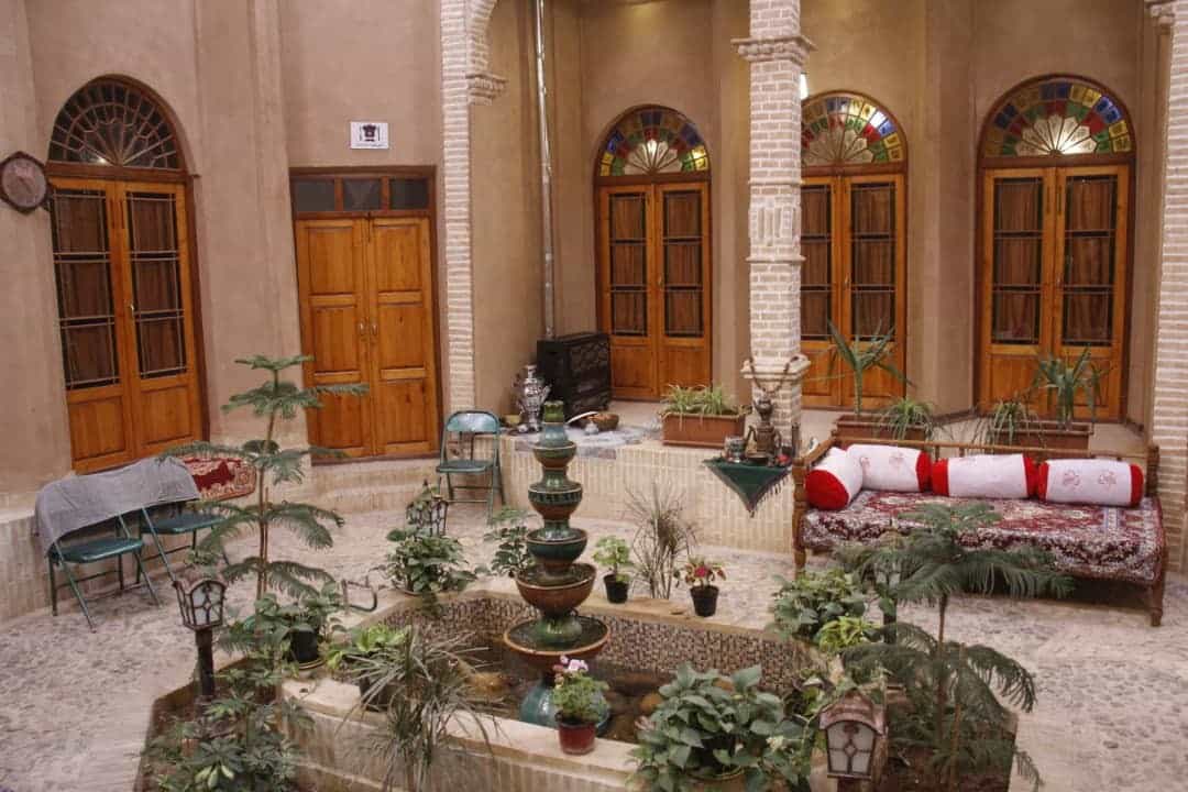 اجاره خانه سنتی در مبارکه تفت  - اتاق 1