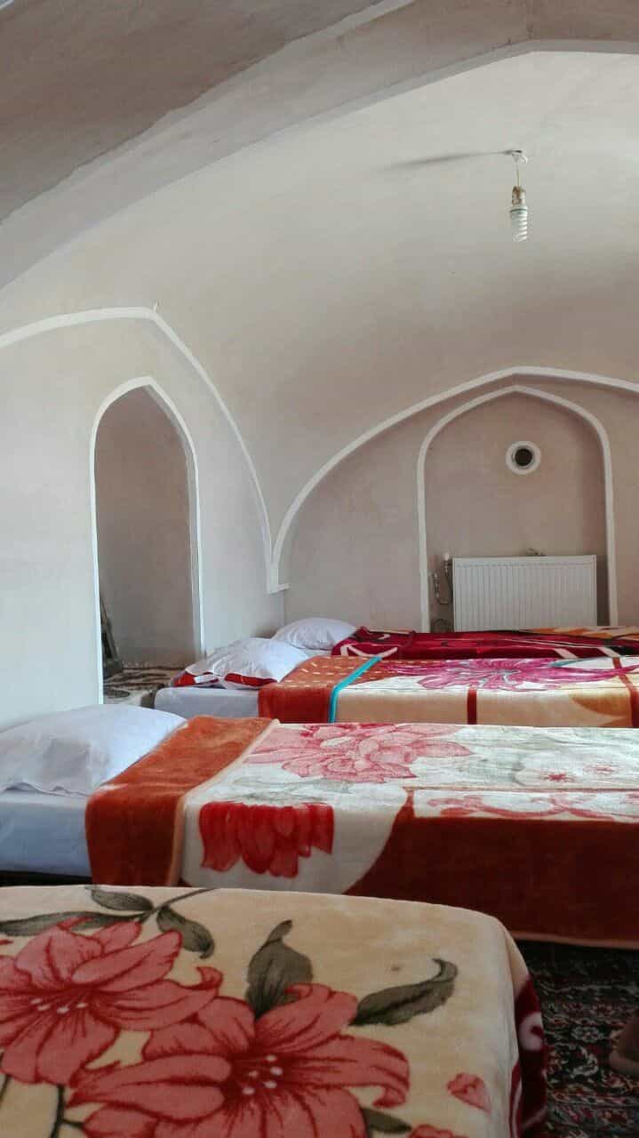 اجاره اتاق سنتی در امامزاده یحیی زواره