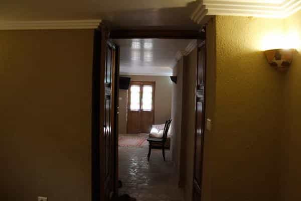 اجاره سوئیت سنتی تک خواب در یزد - داریوش