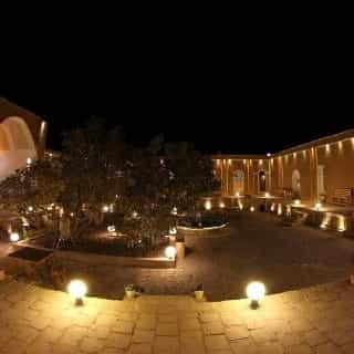اجاره اقامت در کویر طبس با وعده های کامل غذایی