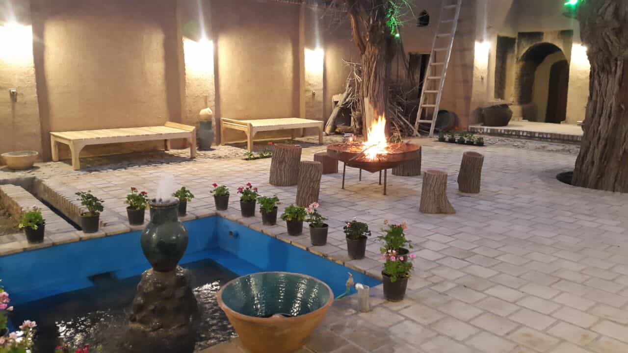 اجاره اقامتگاه بومگردی در نطنز اصفهان - سه دری