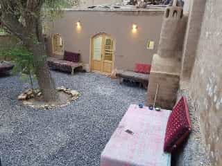 اجاره اقامتگاه سنتی کوچک در کمال الملک کاشان - اتاق قالی