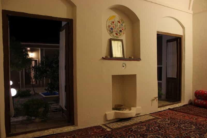 اجاره اقامتگاه بومگردی و اتاق سنتی در غفاری بیرجند 