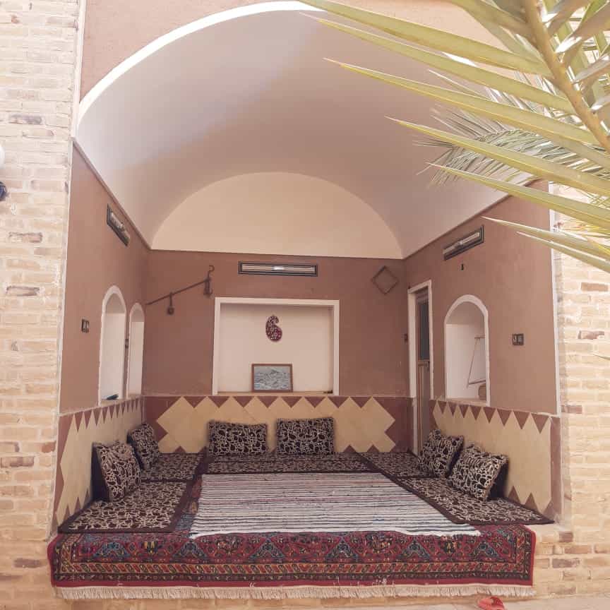 اجاره اقامتگاه سنتی ارزون در آشتیان انارک 